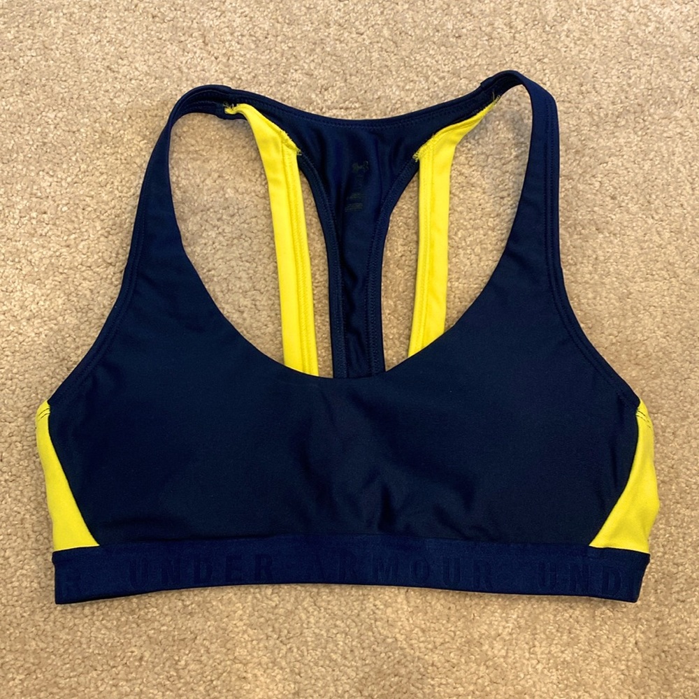 Under Armour Sports Bra, Size SM